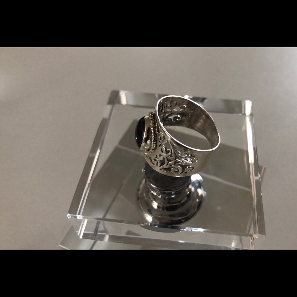 Amethyst Colored Stone Ring - image 3